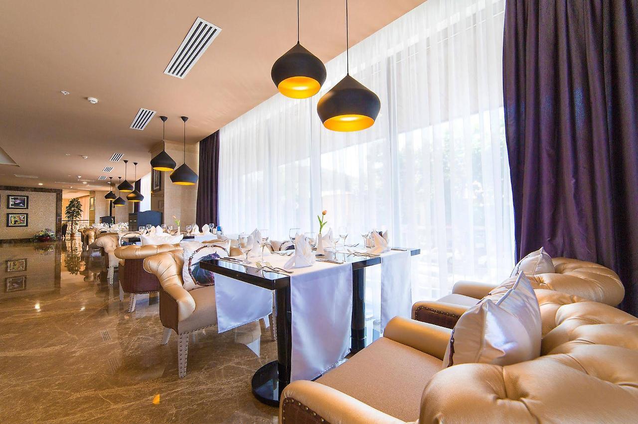 Shera Inn Hotel Ałma Ata Zewnętrze zdjęcie