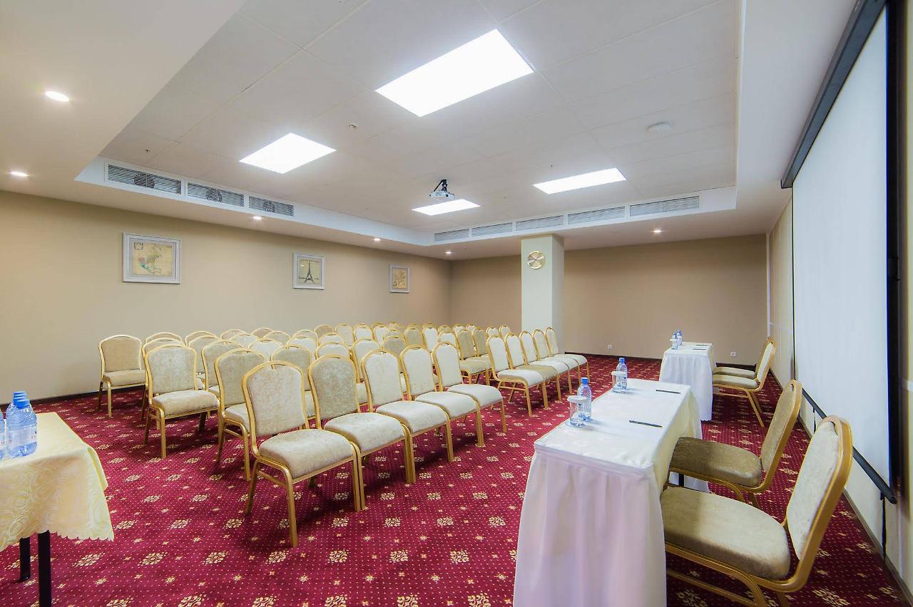 Shera Inn Hotel Ałma Ata Zewnętrze zdjęcie