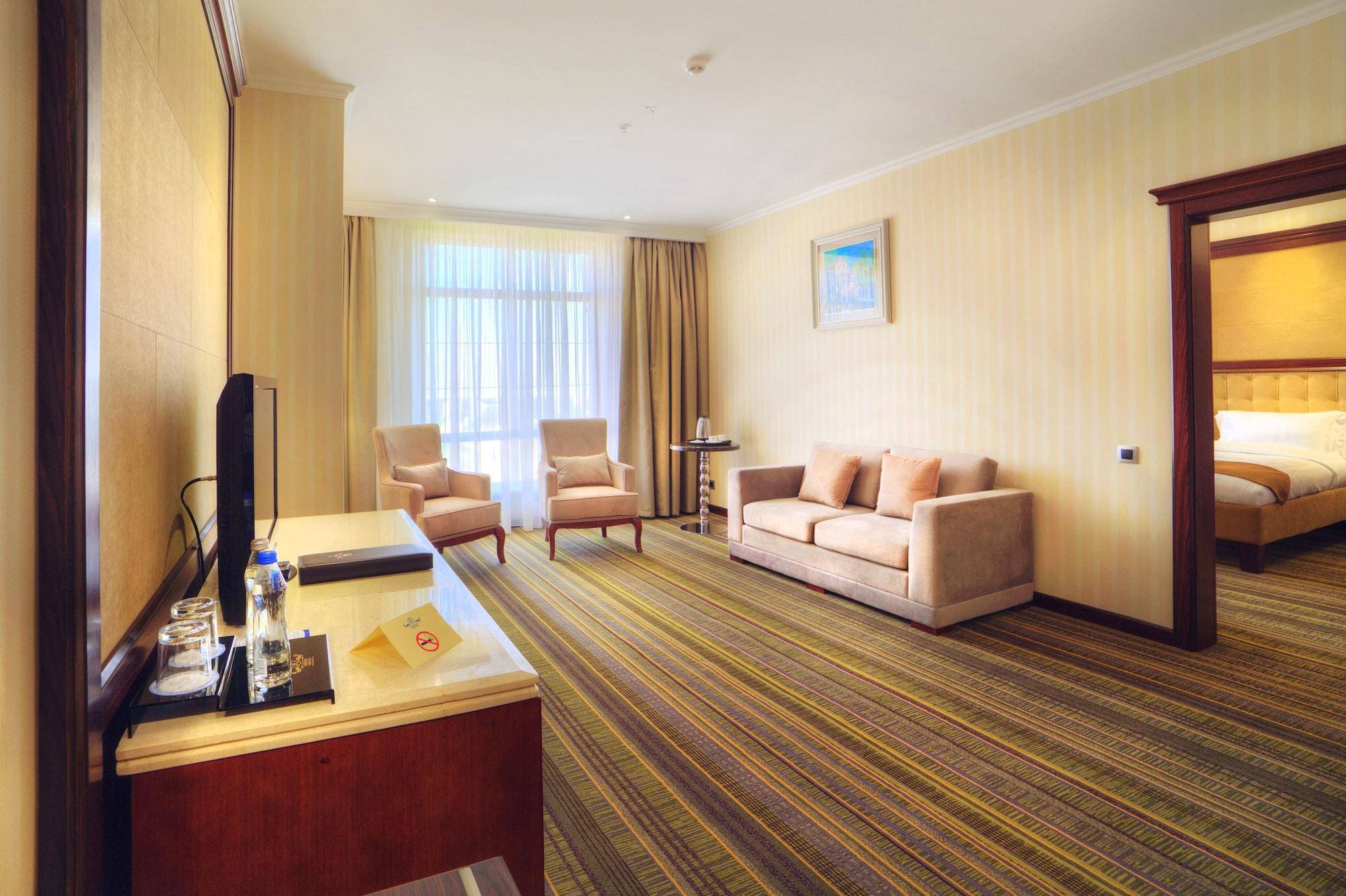 Shera Inn Hotel Ałma Ata Zewnętrze zdjęcie