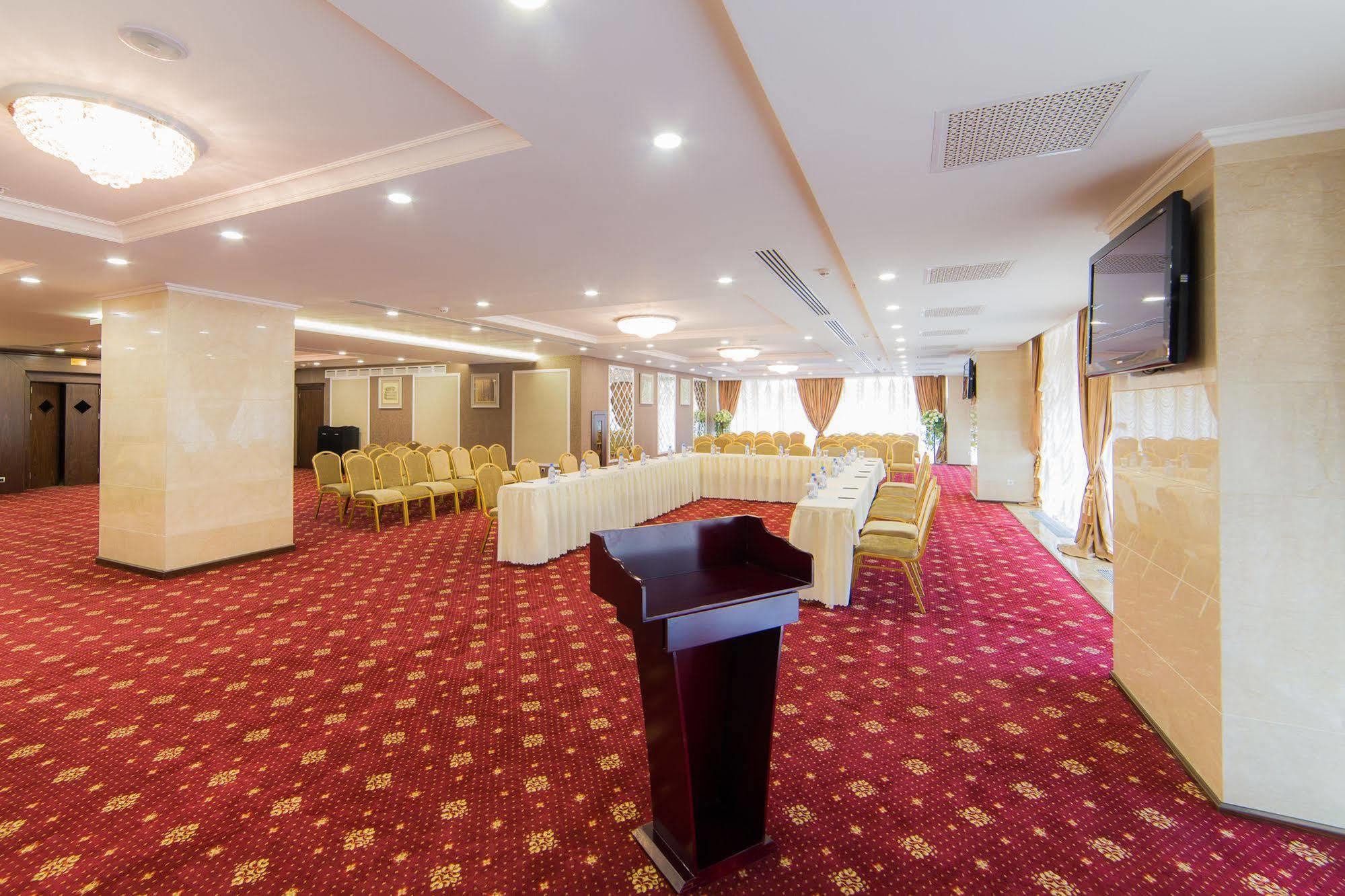 Shera Inn Hotel Ałma Ata Zewnętrze zdjęcie