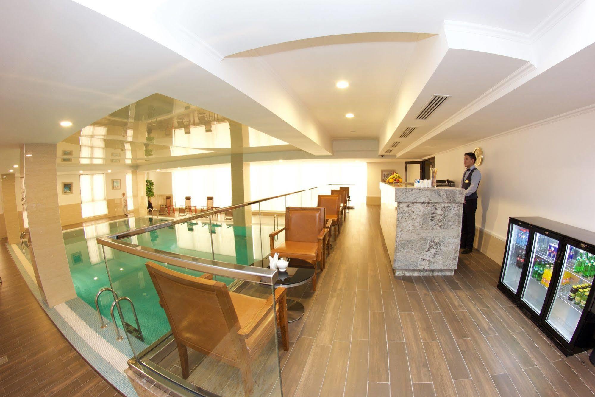 Shera Inn Hotel Ałma Ata Zewnętrze zdjęcie